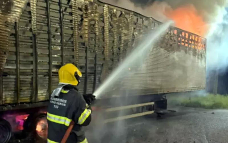 Incêndio em carreta destrói carga de R$ 850 mil na Fernão Dias, em Itapeva