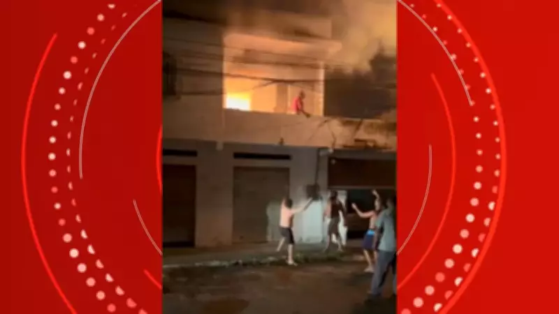 Incêndio em Vila Velha: idoso de 94 anos é salvo por vizinhos após fogo iniciar em poste