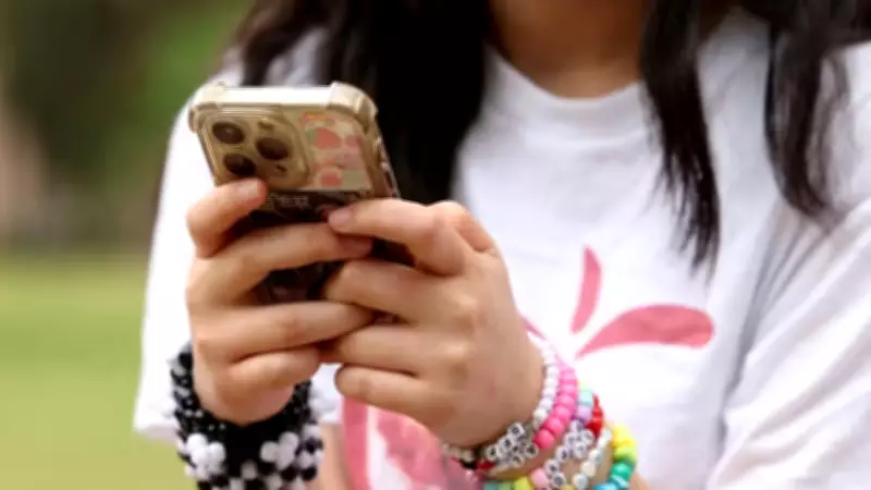 Indonésia proíbe acesso às redes sociais para menores de 16 anos a partir de março