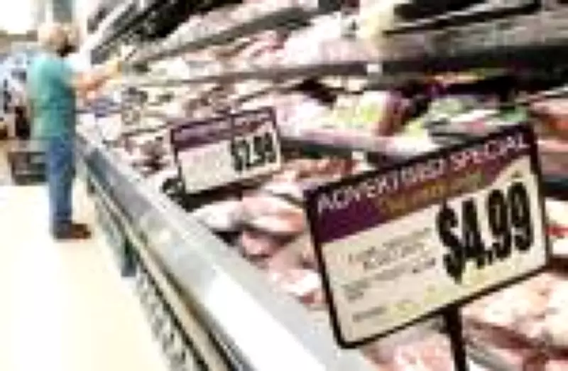 Inflação nos EUA sobe sob pressão do petróleo, mesmo com fim de embargo russo