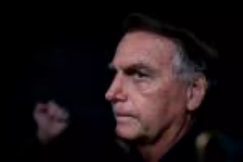 Internação de Bolsonaro por broncopneumonia reacende debate sobre prisão domiciliar no STF