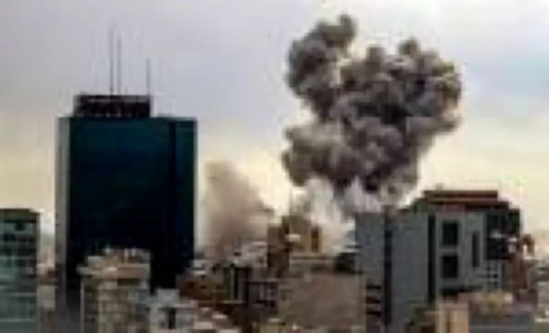 Irã acusa EUA e Israel de ataque a usina nuclear, mas nega vazamento radioativo