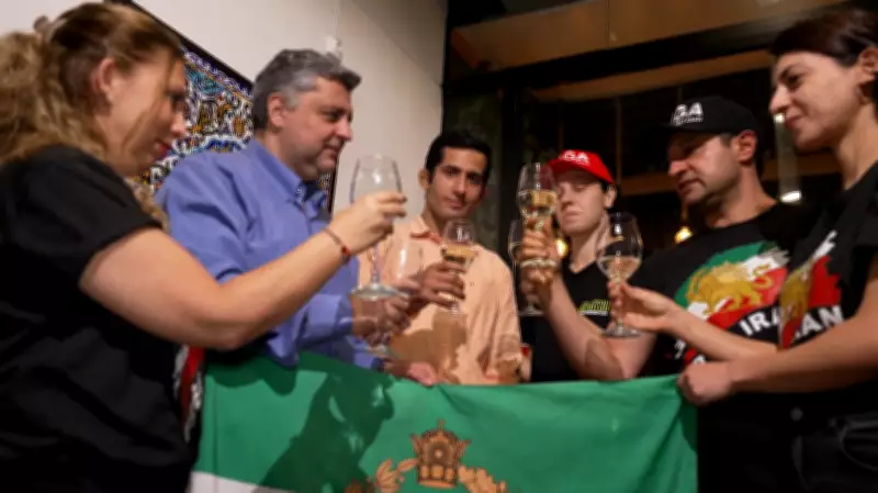 Iranianos no Brasil celebram queda de Khamenei com emoções ambíguas após ataque