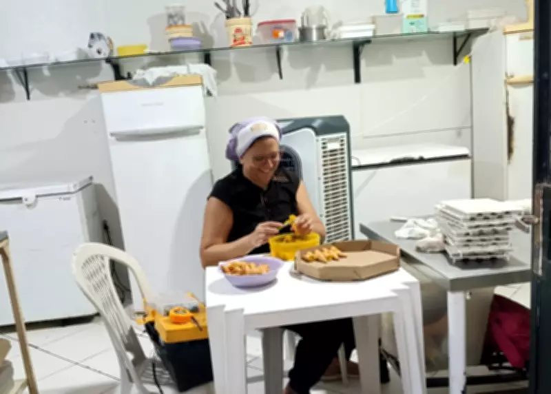 Irmãs retomam produção de salgados após incêndio destruir fábrica familiar em Boa Vista