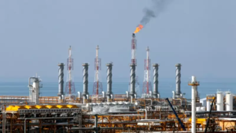 Israel e EUA atacam maior instalação de gás do mundo no Irã, provocando incêndio