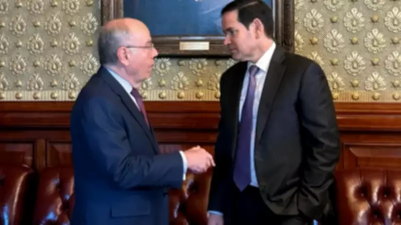 Itamaraty alerta STF sobre possível ingerência de conselheiro de Trump em visita a Bolsonaro