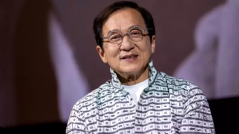 Jackie Chan decide doar fortuna de US$ 400 milhões para caridade, excluindo filho da herança