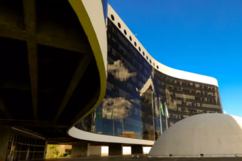 Janela partidária no DF tem baixa adesão; maioria dos deputados mantém legenda