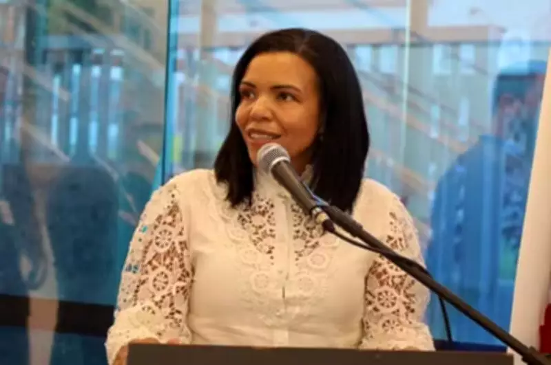 Janete Aparecida assume como primeira prefeita de Divinópolis em cerimônia histórica