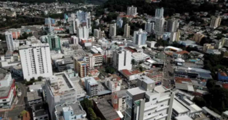 Joaçaba abre concurso com mais de 50 vagas e salários de até R$ 25 mil