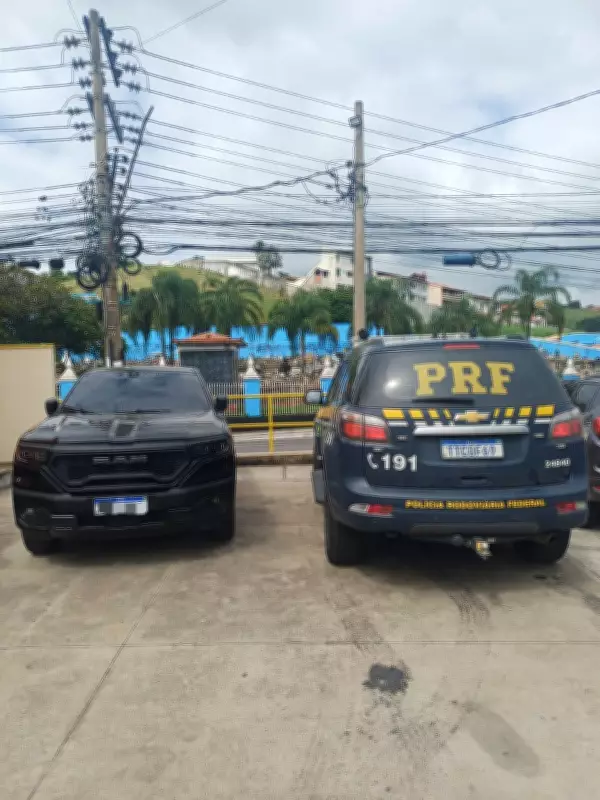 Jovem de 25 anos é preso com carro clonado na Via Dutra, em Barra Mansa