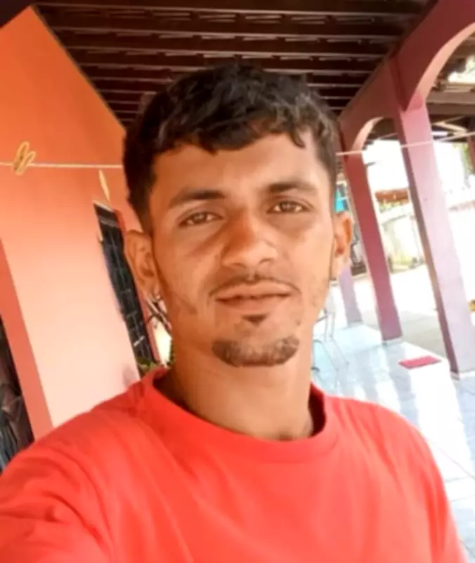 Jovem de 26 anos morre após cair em obra de canalização e colidir contra bueiro na BR-210 em Roraima