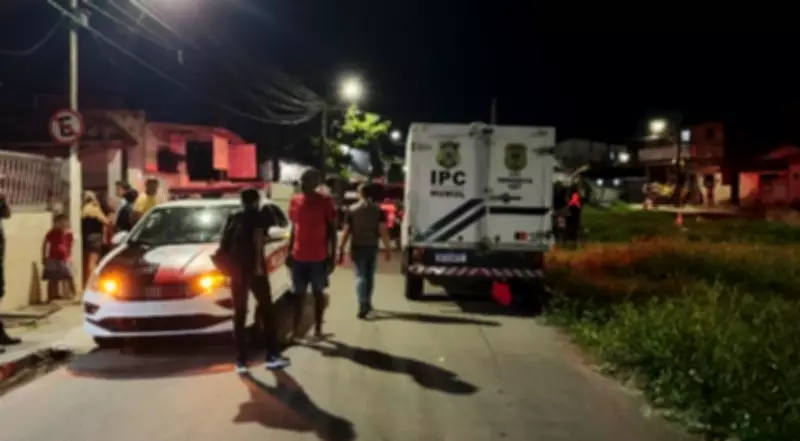 Jovem de 27 anos é assassinado a tiros ao sair da casa dos pais em Bayeux, na Paraíba