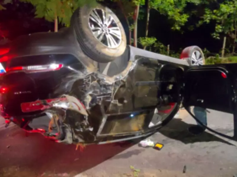 Jovem furta carro para 'curtir fim de semana' e capota veículo em Governador Valadares