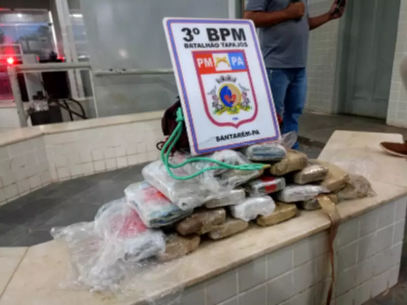 Jovem presa com drogas em Santarém retoca maquiagem na delegacia antes da cela