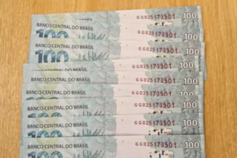Jovem é preso ao receber notas falsas de R$ 100 por Correios em Avaré, SP