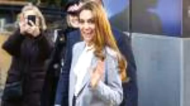 Kate Middleton recusa autógrafos: protocolo real proíbe assinaturas para evitar falsificação