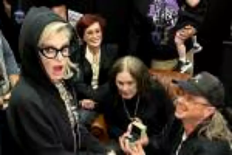 Kelly Osbourne e Sid Wilson encerram noivado após oito meses e morte de Ozzy Osbourne