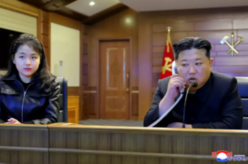 Kim Jong-un assiste a testes de mísseis com filha em meio a tensões com EUA e Coreia do Sul