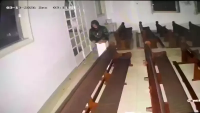 Ladrão invade igreja em João Pinheiro e furta doações em menos de um minuto