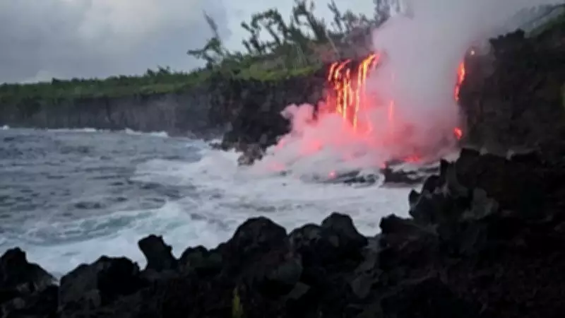 Lava vulcânica cobre estrada e altera rotina de moradores na ilha de Reunião