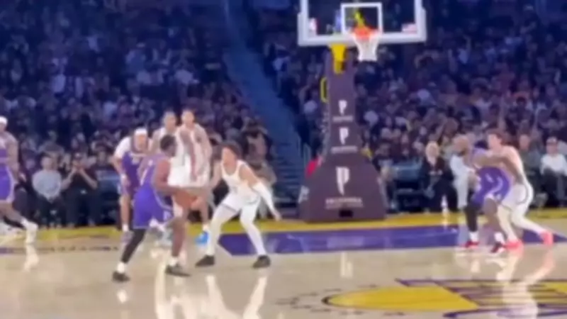 LeBron James faz história na NBA com assistência para o filho Bronny em vitória do Lakers