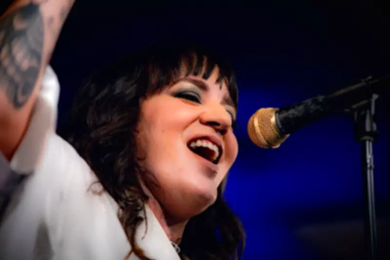 Linda Ramalho lança primeiro registro audiovisual de show com homenagem a Zé Ramalho