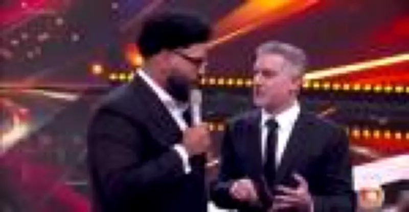 Luciano Huck comete gafe ao citar série da Netflix em premiação da Globo