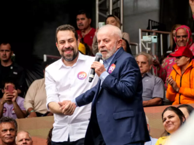 Lula apoia Boulos em São Paulo e defende união de partidos em comício histórico
