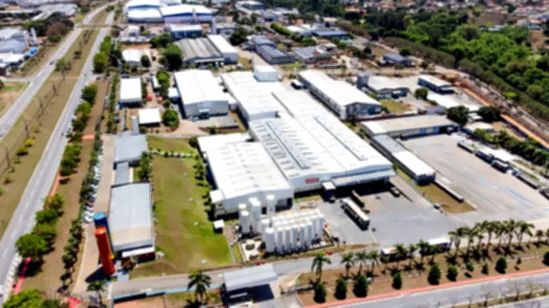 Luztol celebra 30 anos com fábrica inteligente e universidade para pintores em Goiás