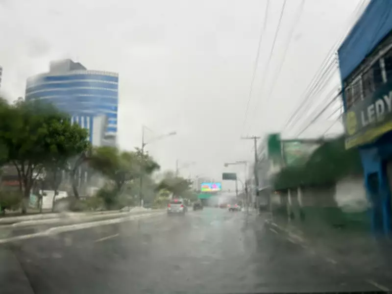 Manaus tem previsão de chuvas isoladas nesta quinta após temporal que causou alagamentos