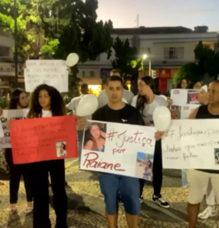 Manifestação silenciosa em Pará de Minas pede justiça por feminicídio de jovem em Goiás