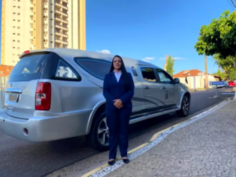 Maria Eduarda Bataliotti: a primeira mulher agente funerária motorista de Presidente Prudente