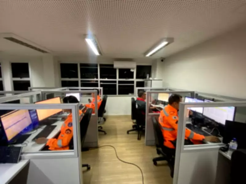 Mãe salva bebê de 7 dias com manobras de desengasgo orientadas por bombeiros via videochamada