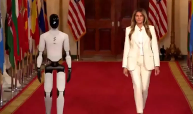 Melania Trump apresenta robô humanoide em evento sobre IA na Casa Branca