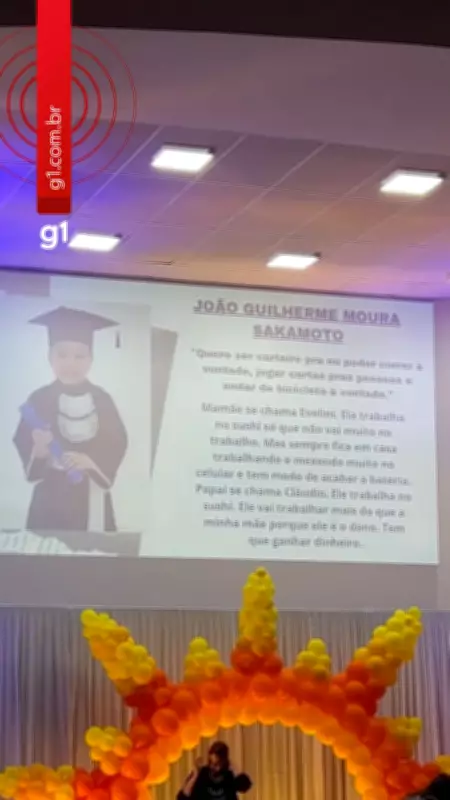 Menino viraliza ao revelar sonho de ser carteiro em formatura da pré-escola