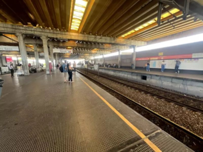 Metrô do Recife tem linha interditada após falha elétrica, um dia após descarrilamento