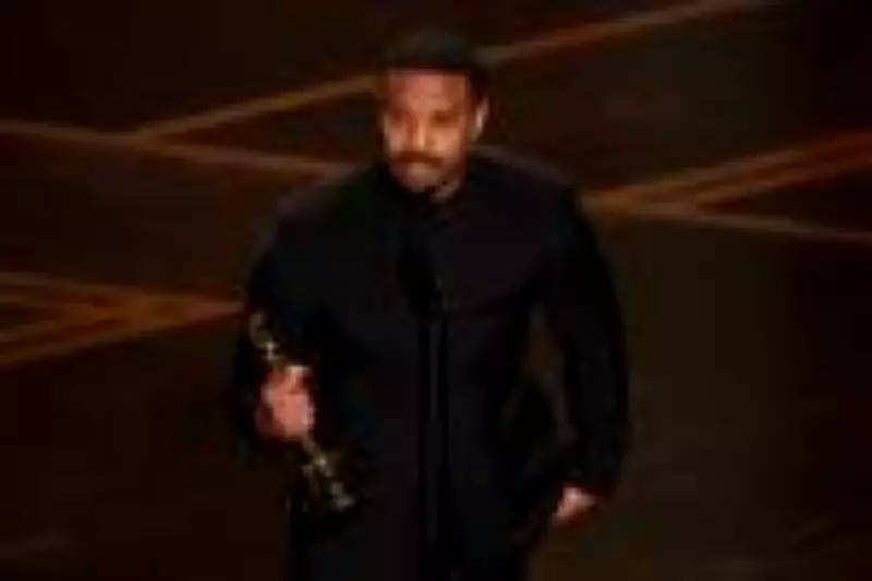 Michael B. Jordan vence Oscar e destaca legado de atores negros como exemplo