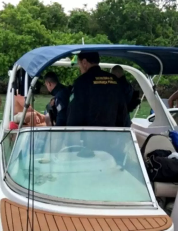 Militares são presos após atirarem de lancha em praia de Angra dos Reis