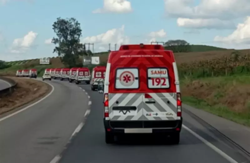 Ministro da Saúde anuncia policlínica e novas ambulâncias para Divinópolis