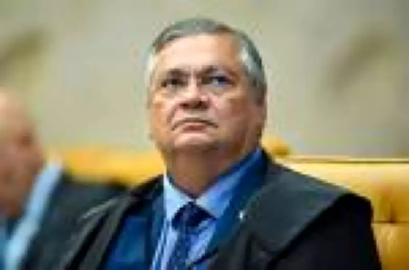 Ministro Flávio Dino suspende decisão da CPMI do INSS que quebrou sigilo de Lulinha