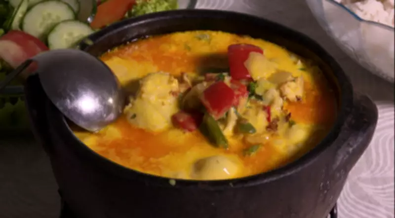 Moqueca de Peixe: Receita Tradicional para a Quaresma com Pimentões Coloridos