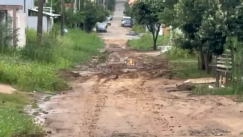 Moradores de Itaperuna denunciam abandono e exigem melhorias em ruas do bairro João Bedim