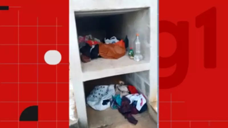 Moradores ocupam túmulos em cemitério de Colatina, ES, e denúncia revela abandono