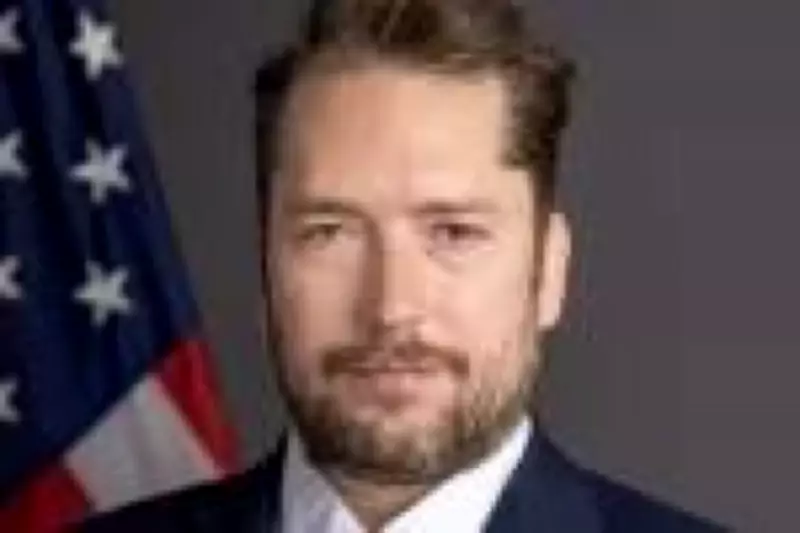 Moraes autoriza visita de assessor de Trump a Bolsonaro na prisão da Papuda