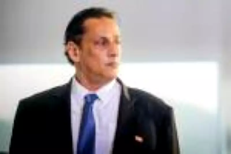 Moraes mantém caso das joias vivo ao pedir análise sobre advogado de Bolsonaro