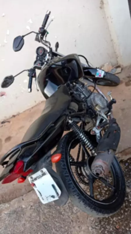 Moto roubada é recuperada após invasão e tiro em Montes Claros; duas mulheres presas