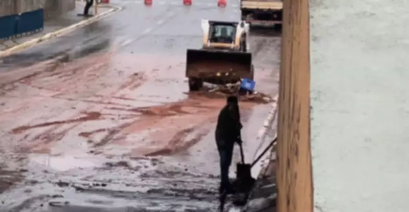 Motocicleta é arrastada por enxurrada em Bauru após temporal de 78 mm
