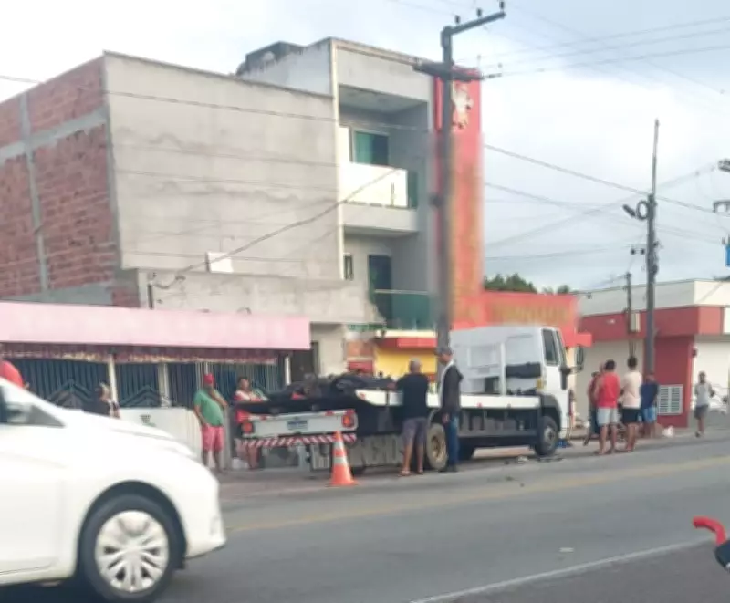 Motociclista morre em colisão frontal com caminhão na BR-101 em Cristinápolis