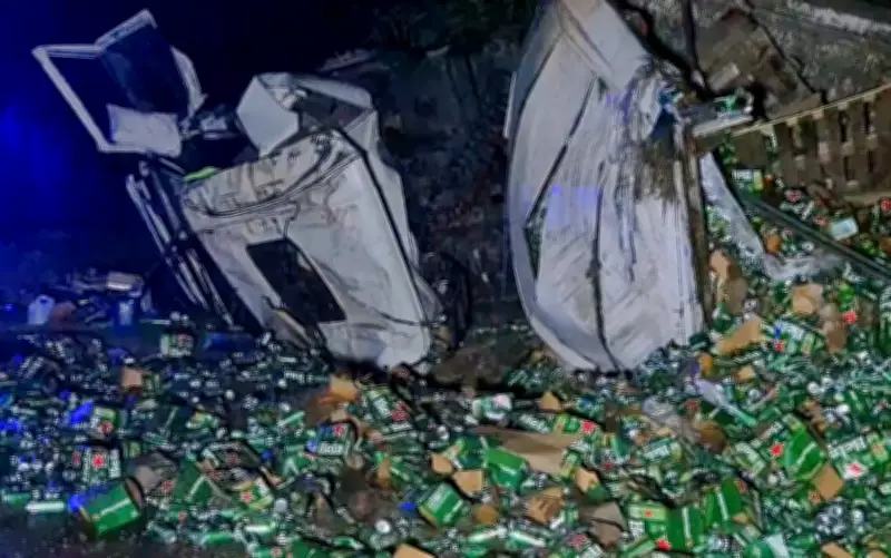 Motorista alcoolizado perde controle e tomba carreta com cerveja na MG-050 em São Sebastião do Paraíso